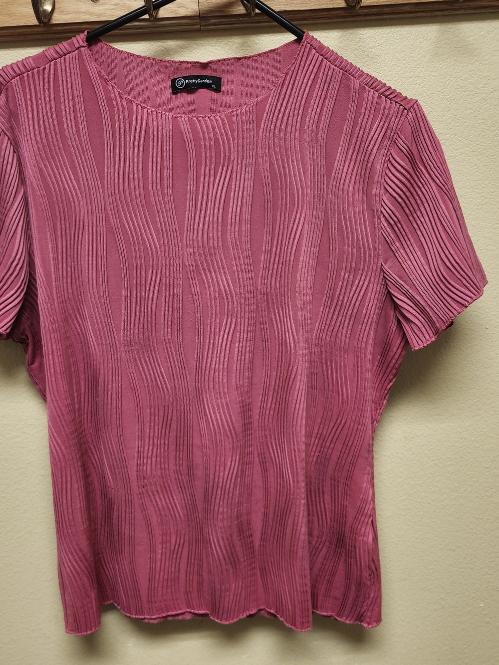 PrettyGarden Textured Short Sleeve Top in Pink Excellent Condition.